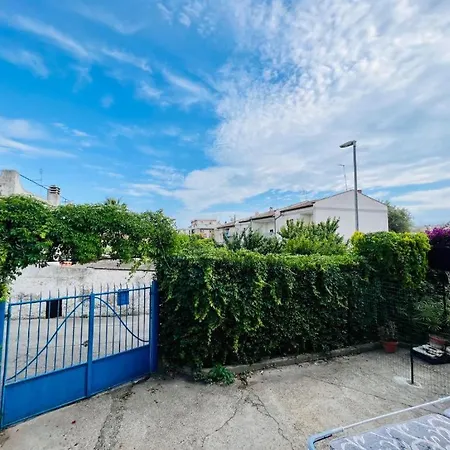 Appartamento Indipendente Piano Terra Con Giardino Appartement